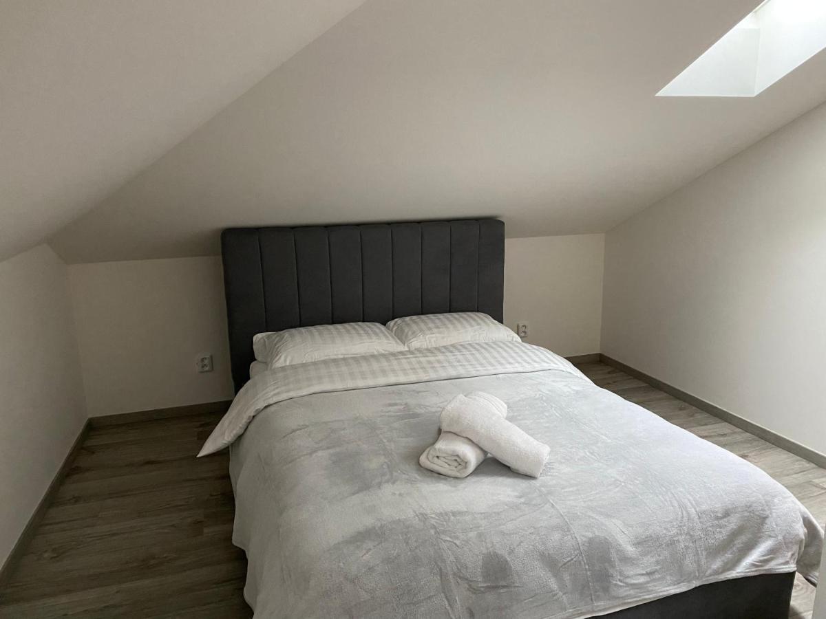 Klicperovo 2Kk Apartman Hradec Králové Kültér fotó
