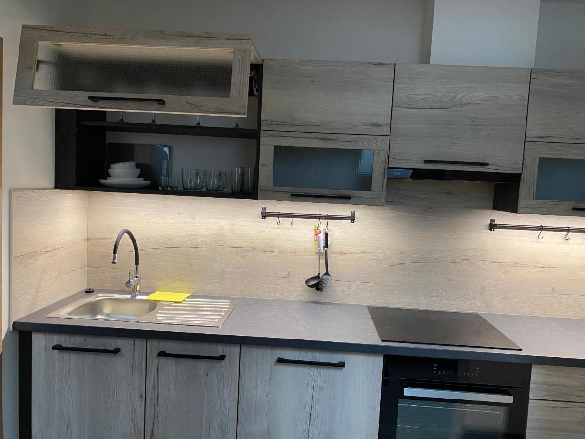 Klicperovo 2Kk Apartman Hradec Králové Kültér fotó
